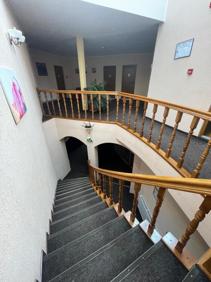 Pension Regal Satu Mare Exteriör bild